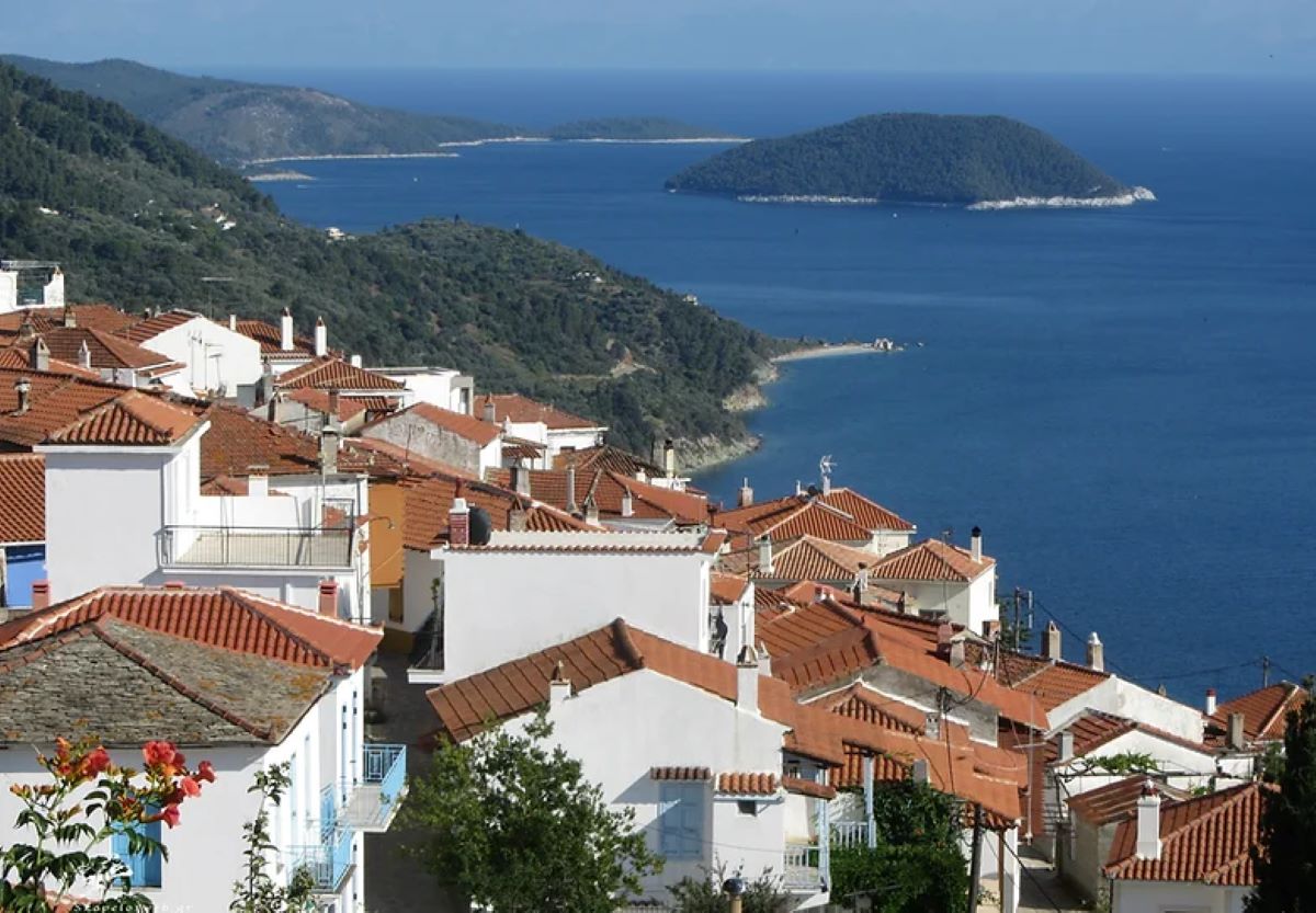 GLOSSA SKOPELOU Σκόπελος: Στους κορυφαίους προορισμούς «slow travel» παγκοσμίως για το 2026 – Διεθνείς διακρίσεις και αφιερώματα