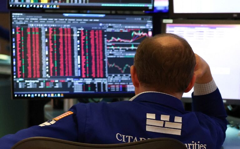 Η τιμή του πετρελαίου εκτινάσσεται κατά 6,7% μετά τους βομβαρδισμούς του Ισραήλ στο Ιράν