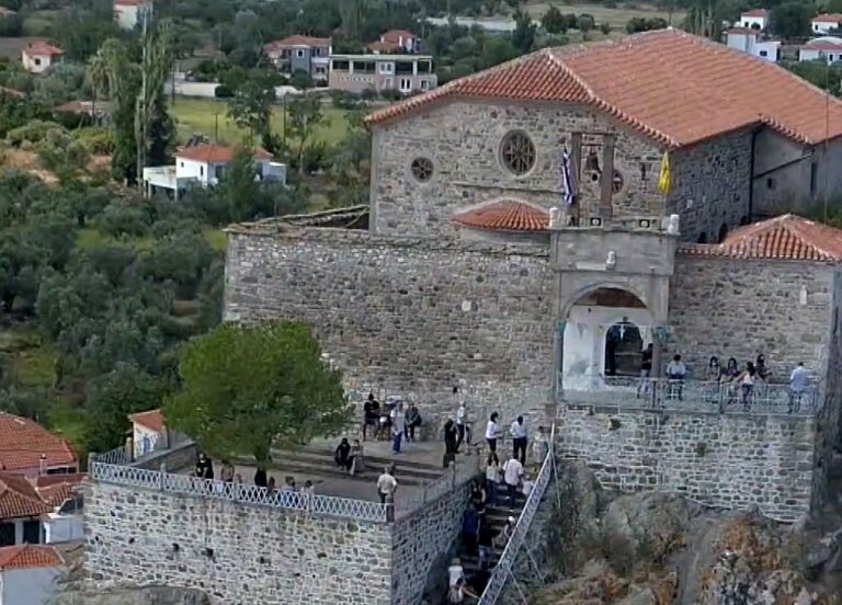 Λέσβος: Το νησί που προσκαλεί τους ταξιδιώτες να εξερευνήσουν πνευματικούς θησαυρούς