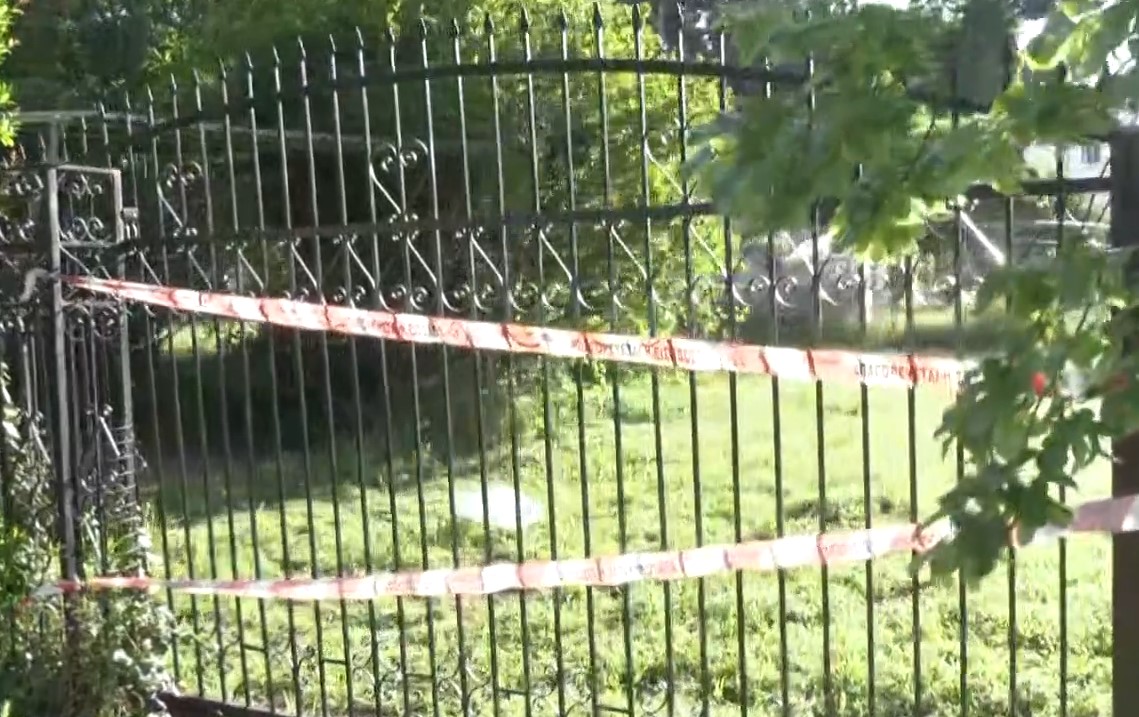 Θεσσαλονίκη: Τραγικός θάνατος για 72χρονη – Την καταπλάκωσε η καγκελόπορτα του σπιτιού της
