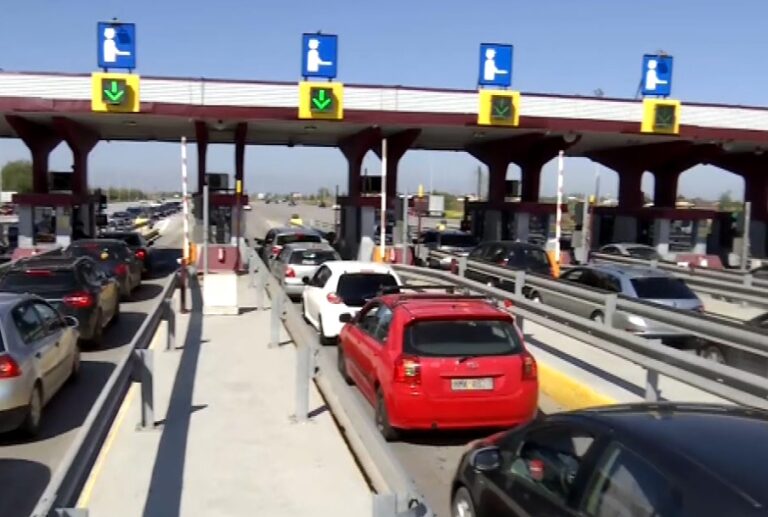Θεσσαλονίκη: Με χαμηλές ταχύτητες η έξοδος των εκδρομέων