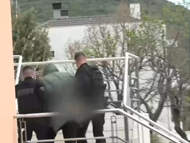 Χαλκιδική: Στον εισαγγελέα ο 62χρονος που παρέσυρε και σκότωσε 33χρονο, τραυματίζοντας και μια γυναίκα- Απολογείται και ο 26χρονος που διαπληκτίστηκε με το θύμα
