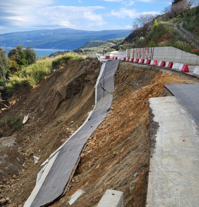 Λάρισα: Κατεπείγουσα εισαγγελική παραγγελία για την κατάρρευση του δρόμου Ρακοπόταμος – Κεραμίδι