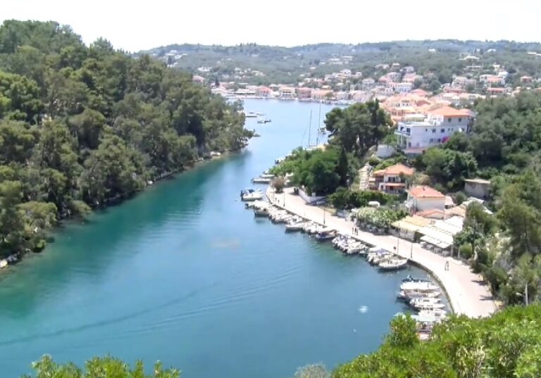 Παξοί: Το μικρό «στολίδι» του Ιονίου ετοιμάζεται για το Πάσχα