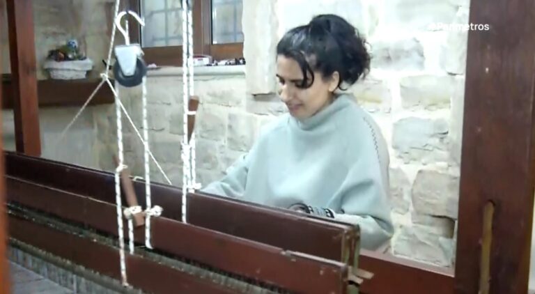 Ρέθυμνο: Μοντέρνα ρούχα φτιαγμένα στον αργαλειό