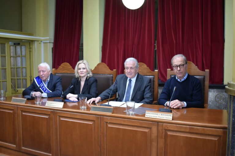 Λέσβος: Δ. Αβραμόπουλος και Κ. Μουτζούρης για μεταναστευτικό και Βάστρια (βίντεο)