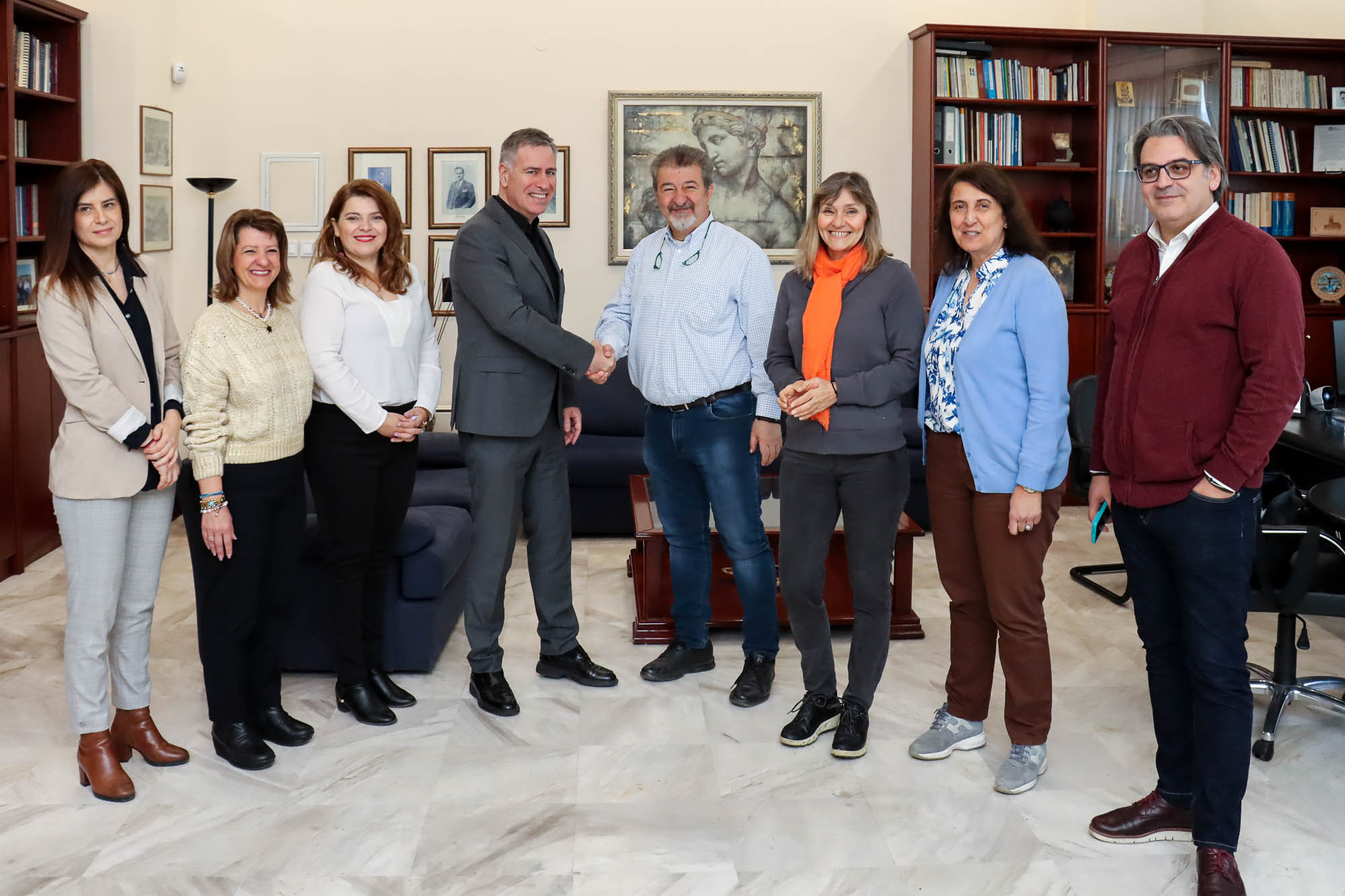 Μνημόνιο Συνεργασίας του δήμου Νεάπολης-Συκεών με το ΔΙ.ΠΑ.Ε με επίκεντρο το πρωτοποριακό πρόγραμμα του δήμου «Μία Μαία για σένα»