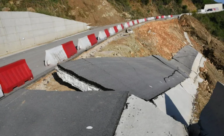 Κατολισθήσεις στο δρόμο Κεραμίδι-Σκλήθρο: Ο δήμαρχος  Αγιάς ζητά νηφαλιότητα και επιμονή σε κρίσιμα έργα υποδομής