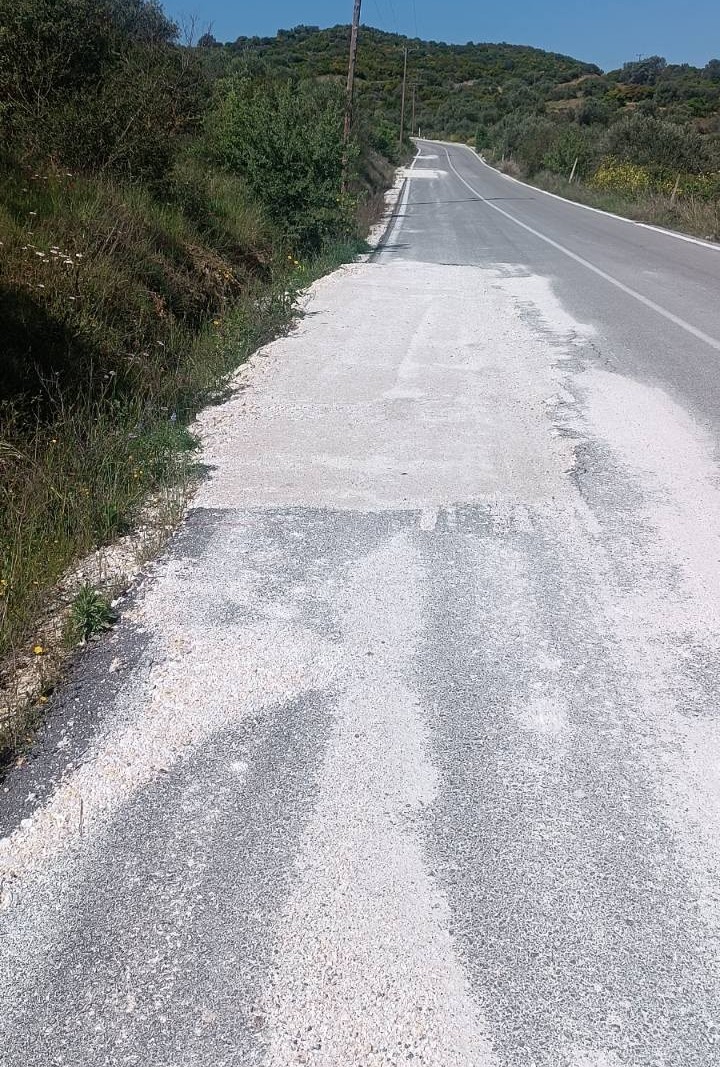 Λαϊκή Συσπείρωση Θεσσαλίας: Φθορές στον ασφαλτοτάπητα του δρόμου Ροδιάς – Γόννων 20 μήνες μετά την ολοκλήρωση του έργου
