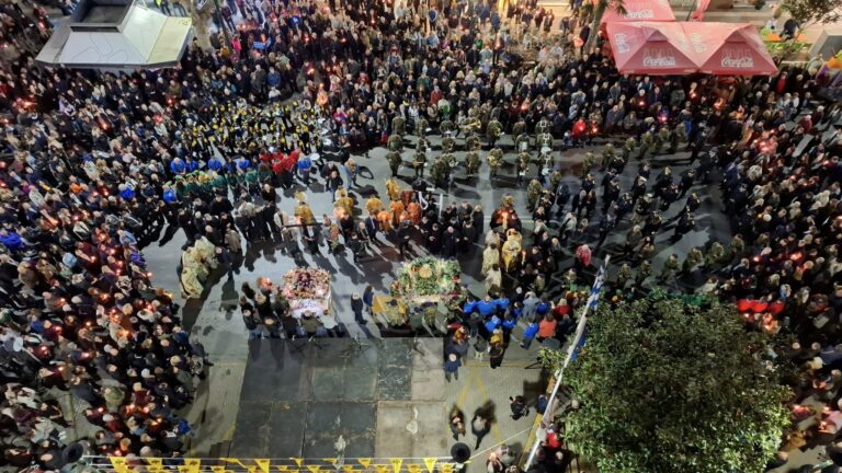 Συγκίνηση και κατάνυξη στην Αλεξανδρούπολη την Μεγάλη Παρασκευή- Συνάντηση Επιταφίων στο κέντρο της πόλης