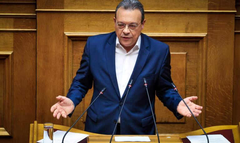 Σ. Φάμελλος: Η κυβέρνηση προσπαθεί με επιδόματα να αντιμετωπίσει την δημοσκοπική πτώση