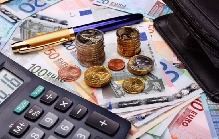 ΑΑΔΕ: Στις 25/4 η αυτόματη υποβολή των προσυμπληρωμένων δηλώσεων – Εκπτώσεις φόρου για έγκαιρη υποβολή