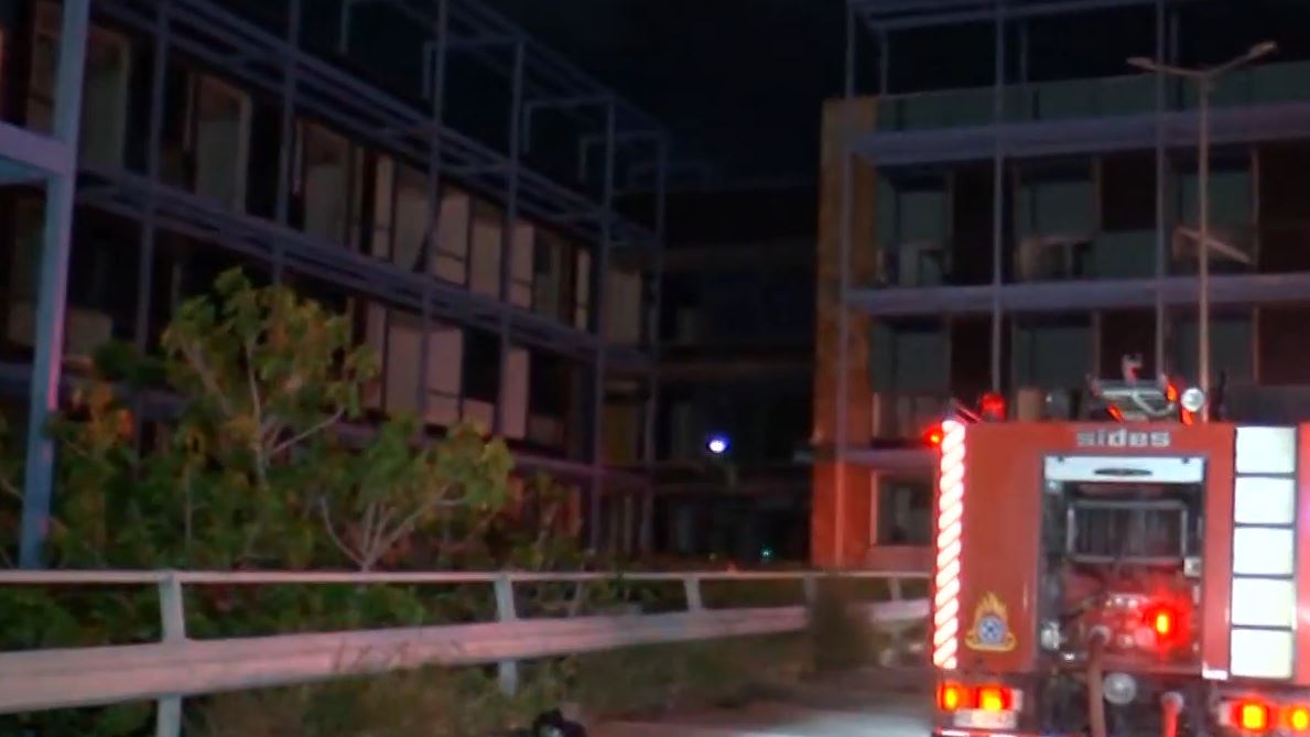 Φωτιά σε εγκαταλελειμμένο κτήριο στο Ολυμπιακό Χωριό