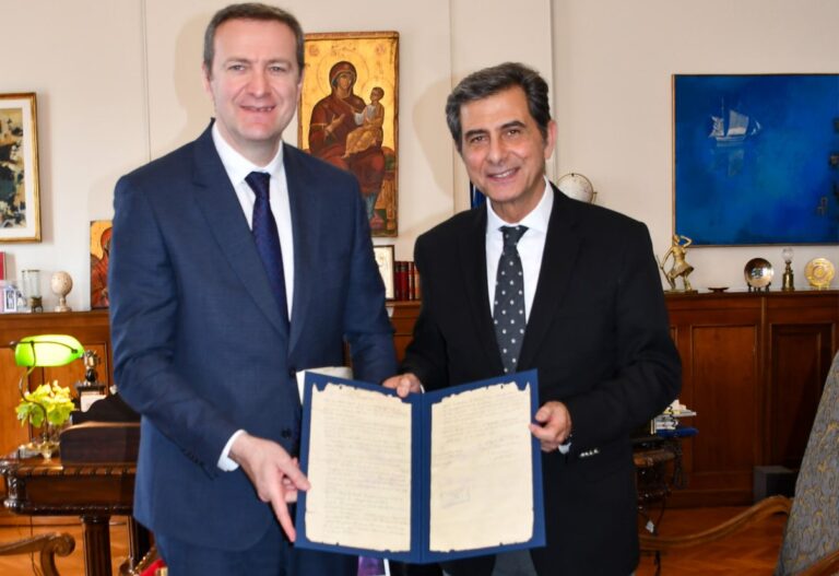 Συνάντηση του ΥΜΑΘ Κ. Γκιουλέκα με τον ελληνικής καταγωγής Υφυπουργό Εξωτερικών της Γεωργίας Βλαδίμηρο Κωνσταντινίδη