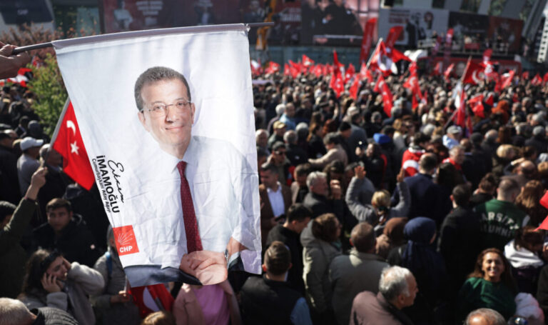 Αναβλήθηκε η πρώτη δίκη του Ιμάμογλου μετά τη σύλληψή του