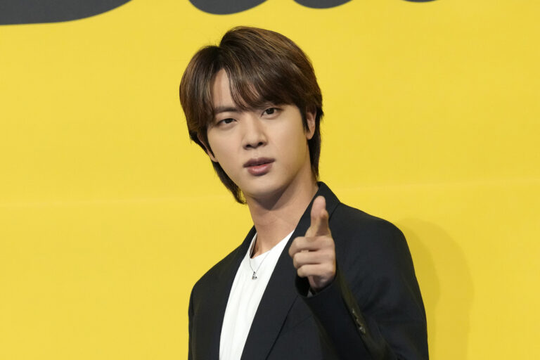K-Pop: Ο Jin των BTS ανακοίνωσε την πρώτη του σόλο παγκόσμια περιοδεία