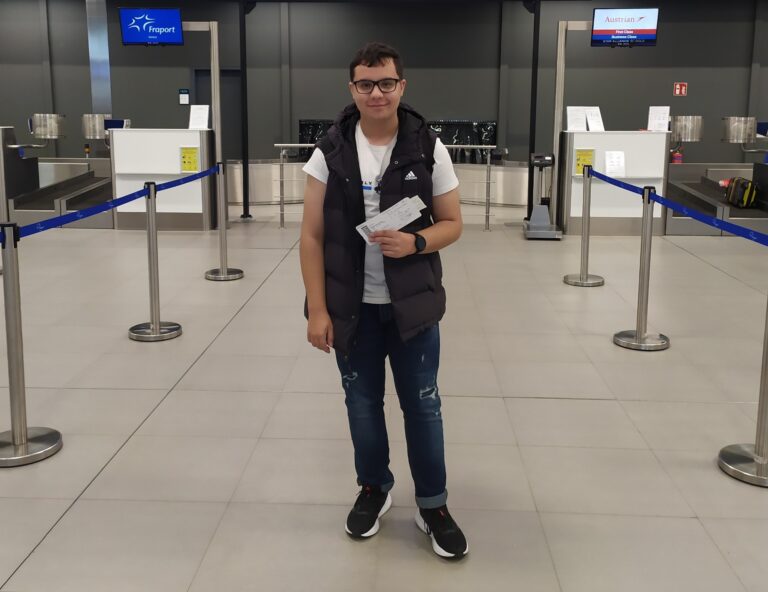 Διάκριση μαθητή του 8ου ΓΕΛ Τρικάλων στον πανελλήνιο μαθητικό διαγωνισμό οικονομικών