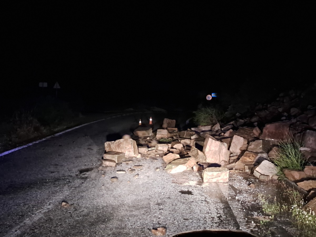 Κατολισθήσεις στο επαρχιακό οδικό δίκτυο της Ικαρίας