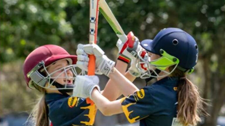 Κέρκυρα: Εκδήλωση Softball Cricket στην Κεντρική Πλατεία