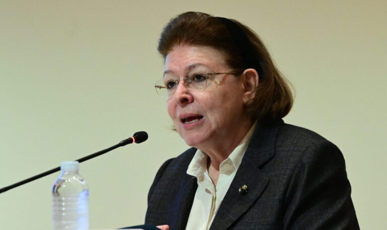 Λ. Μενδώνη για την απώλεια του Δ. Ραυτόπουλου:  «Κορυφαίος κριτικός με μακρόχρονη και καταλυτική παρουσία»