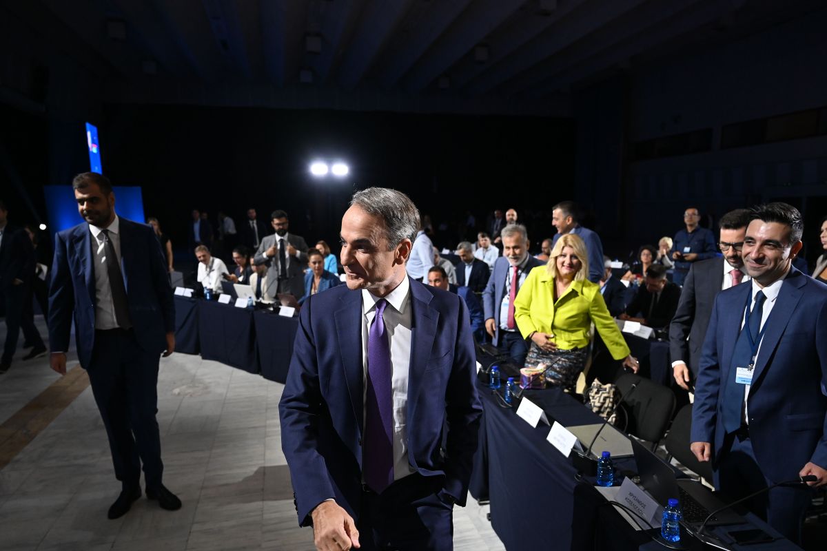 ÕÍÅÍÔÅÕÎÇ ÔÕÐÏÕ ÔÏÕ ÐÑÙÈÕÐÏÕÑÃÏÕ ÊÕÑÉÁÊÏÕ ÌÇÔÓÏÔÁÊÇ ÓÔÁ ÐËÁÉÓÉÁ ÔÇÓ ÄÅÈ