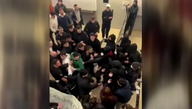 Εισβολή αγνώστων και ένταση κατά τη διάρκεια εκδήλωσης στο ΠΑΜΑΚ