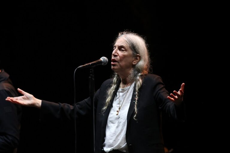 “Bread of Angels”: Τα νέα απομνημονεύματα της Πάτι Σμιθ που θα κυκλοφορήσουν το φθινόπωρο
