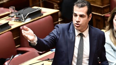 Μεσσηνία: Μπλόκο αγροτών στον αυτοκινητόδρομο στο ύψος της Θουρίας – Κλειστά και τα δύο ρεύματα