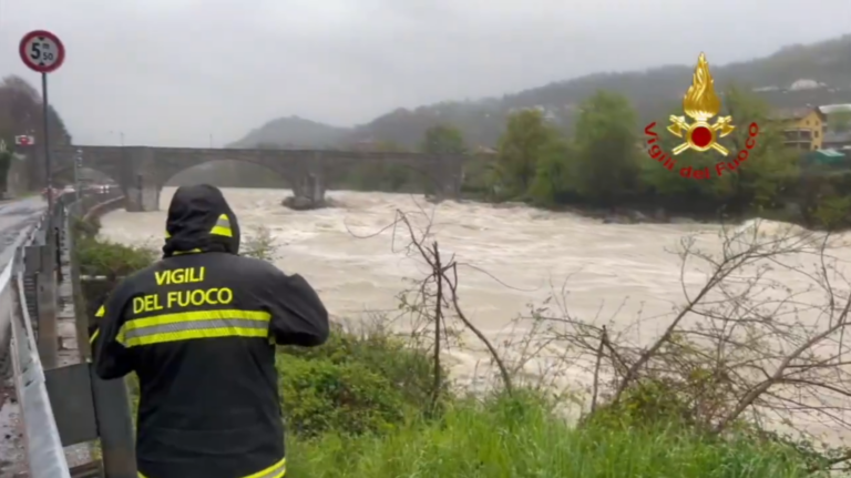 Σφοδρή κακοκαιρία πλήττει περιοχές της Βόρειας Ιταλίας – Νεκρός πατέρας και γιος από πλημμύρες