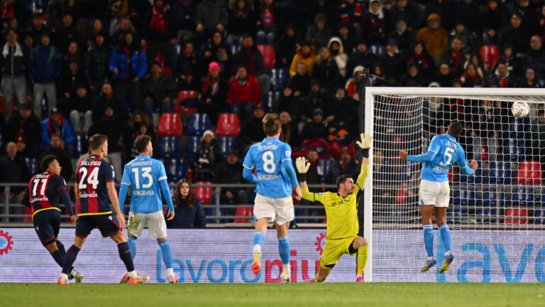 Serie A: Η Νάπολι «στραβοπάτησε» με 1-1 στην Μπολόνια