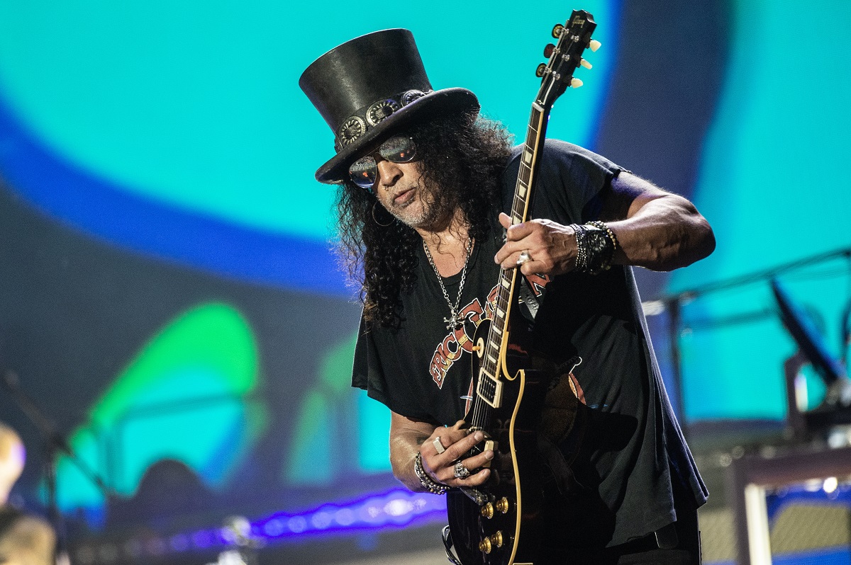 Ο Slash ανακοινώνει ότι «δεν θα είναι πλέον ενεργός» στο X/Twitter
