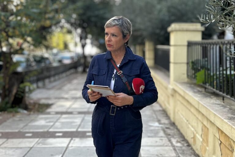 Σε κλίμα οδύνης συγγενείς, φίλοι και συνάδελφοι αποχαιρέτησαν τη δημοσιογράφο Σούζυ Καζαντζίδου