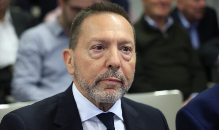 Στουρνάρας στους Financial Times: Κίνδυνος αρνητικού σοκ ζήτησης εξαιτίας των δασμών Τραμπ