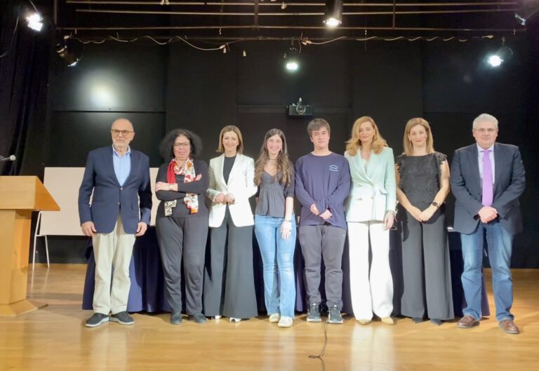 Ειρήνη Αγαπηδάκη: Δεν πρέπει να αφήνουμε να μας κερδίζει η ψηφιακή πραγματικότητα ούτε να μας καθορίζουν τα like
