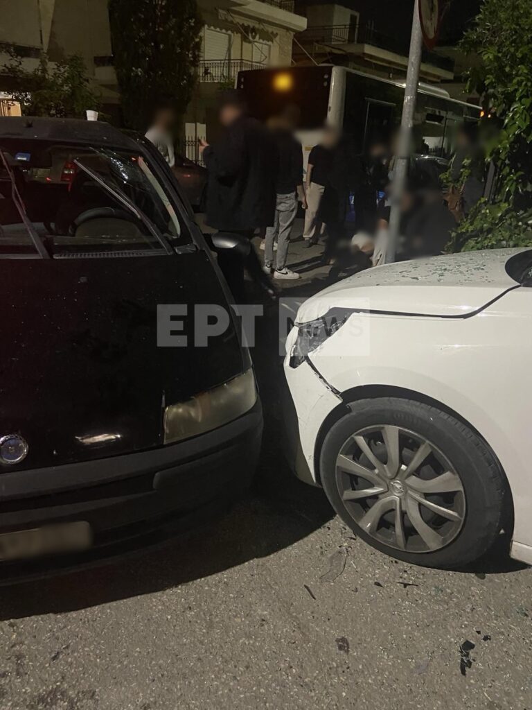 Λεωφορείο συγκρούστηκε με ΙΧ στο Περιστέρι – Τρεις τραυματίες