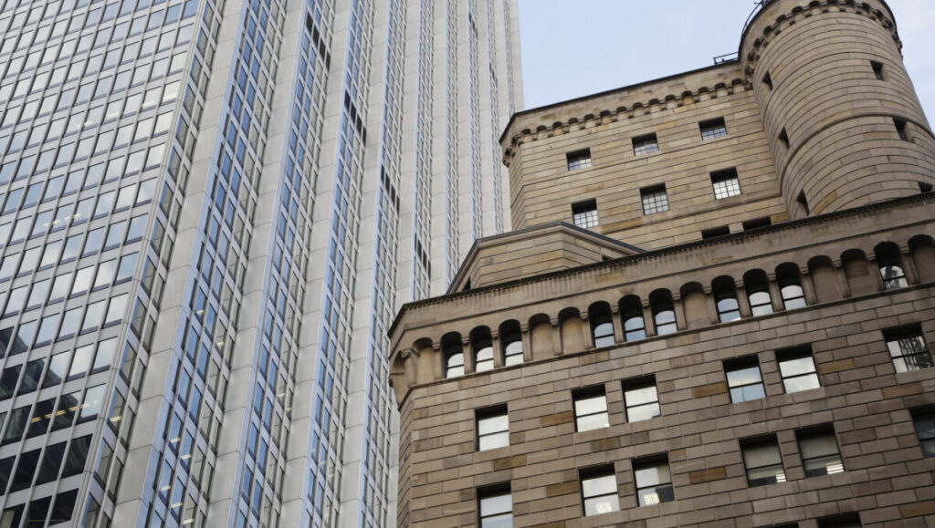 Μετά από σχεδόν δύο μήνες πολέμου στο Ιράν, η οικονομική πίεση στις αναδυόμενες αγορές κλιμακώνεται