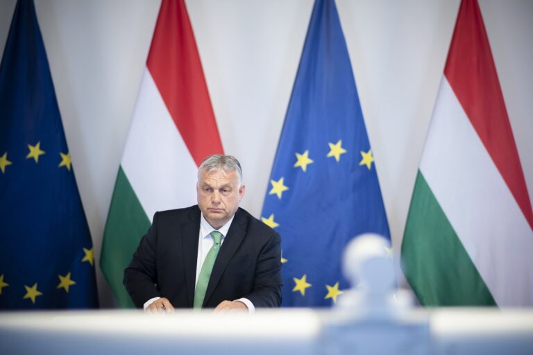 Βίκτορ Όρμπαν: Εμείς θα αποφασίσουμε πότε θα έρθει η στιγμή για έξοδο από την ΕΕ
