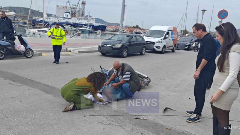 Αυτοκίνητο παρέσυρε οδηγό δικύκλου στο λιμάνι του Βόλου – Μεταφέρθηκε στο νοσοκομείο (βίντεο)