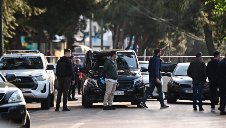 Χαλάνδρι: Μαρτυρίες κατοίκων και κάμερες ασφαλείας εξετάζει η ΕΛ.ΑΣ. για τη μαφιόζικη δολοφονία