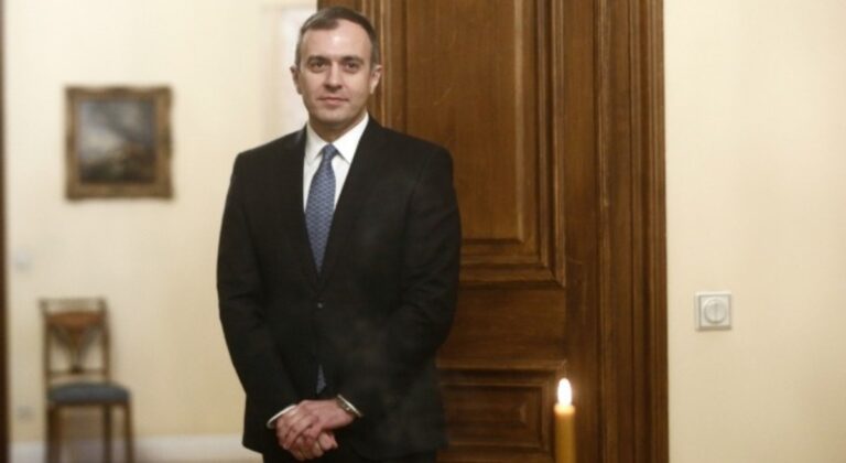 Τ. Χατζηβασιλείου: Αμέριστη η στήριξη της κυβέρνησης στην ελληνική ομογένεια και τον ουκρανικό λαό
