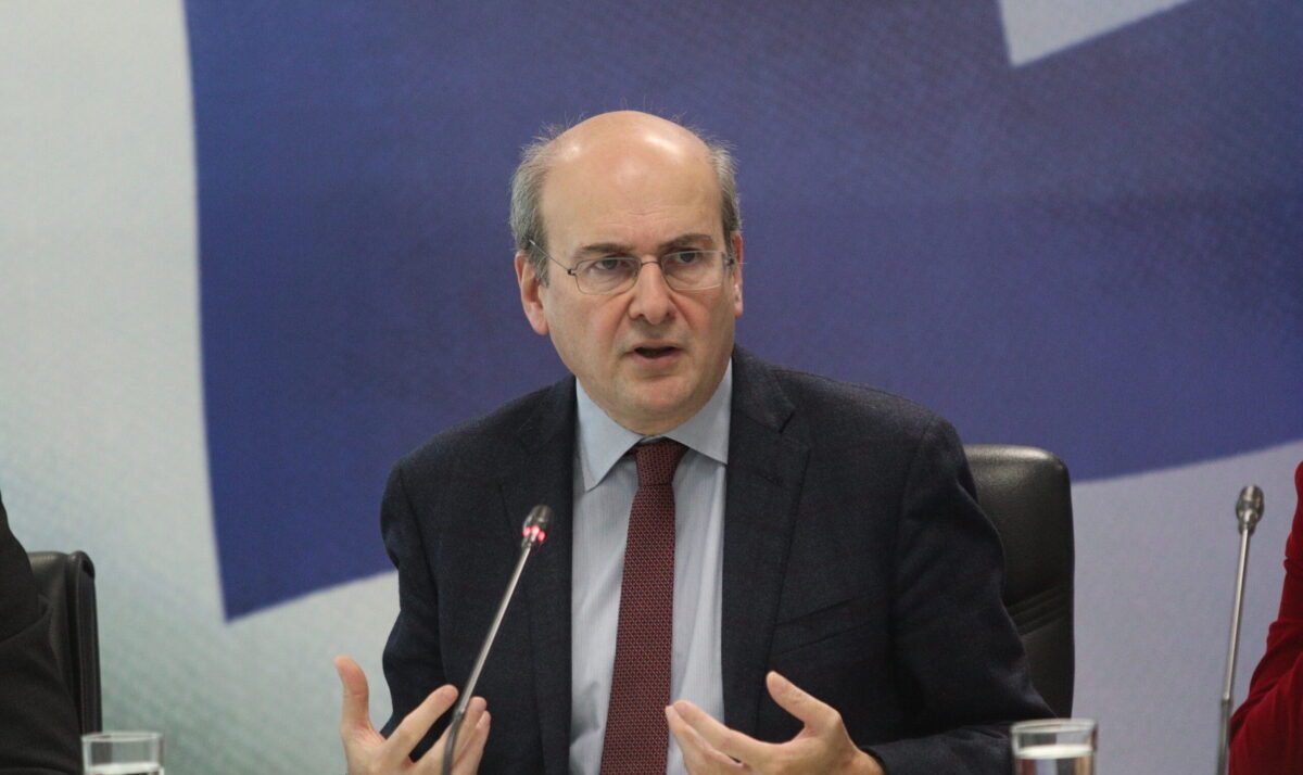 Χατζηδάκης: Τον Σεπτέμβριο έρχονται νέα μέτρα στήριξης για τη μεσαία τάξη