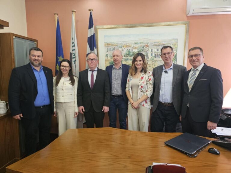 Λάρισα: Οι προοπτικές συνεργασίας σε τουρισμό και εμπόριο διερευνήθηκαν κατά την επίσκεψη σερβικής αντιπροσωπείας στο Επιμελητήριο