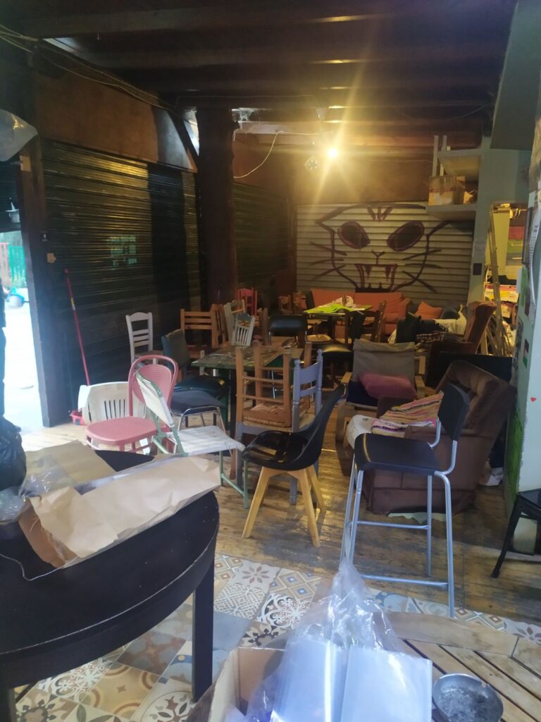 Επιχείρηση πραγματοποιήθηκε σε κατειλημμένο κτίριο του Δήμου Αθηναίων στο Λόφο Στρέφη