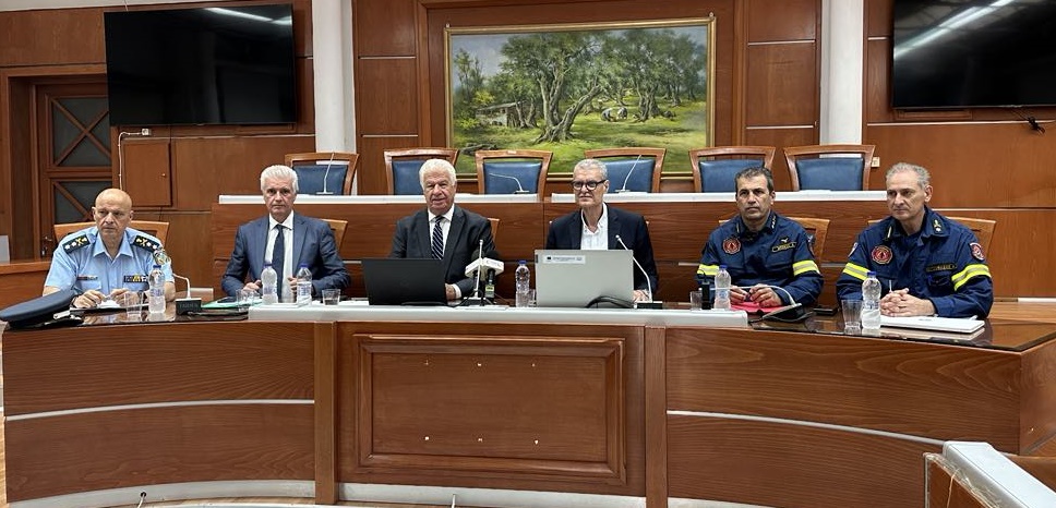 Κέρκυρα: Σύσκεψη για την πυροπροστασία με τον υφυπουργό κλιματικής κρίσης Ε. Τουρνά
