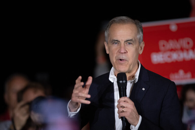 Στην Ουάσινγκτον την Τρίτη ο πρωθυπουργός του Καναδά, Μαρκ Κάρνεϊ – Έτοιμος για «δύσκολες» συνομιλίες με τον Τραμπ