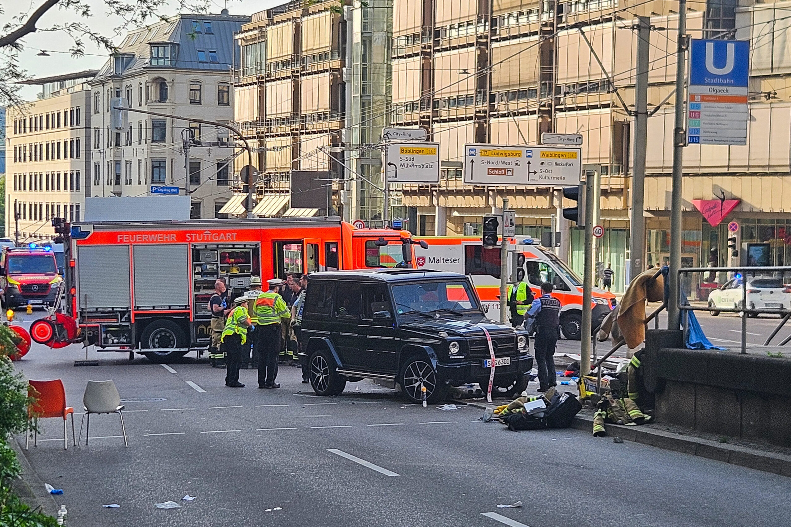 Στουτγκάρδη: Μία νεκρή και επτά τραυματίες από την πτώση αυτοκινήτου σε πλήθος