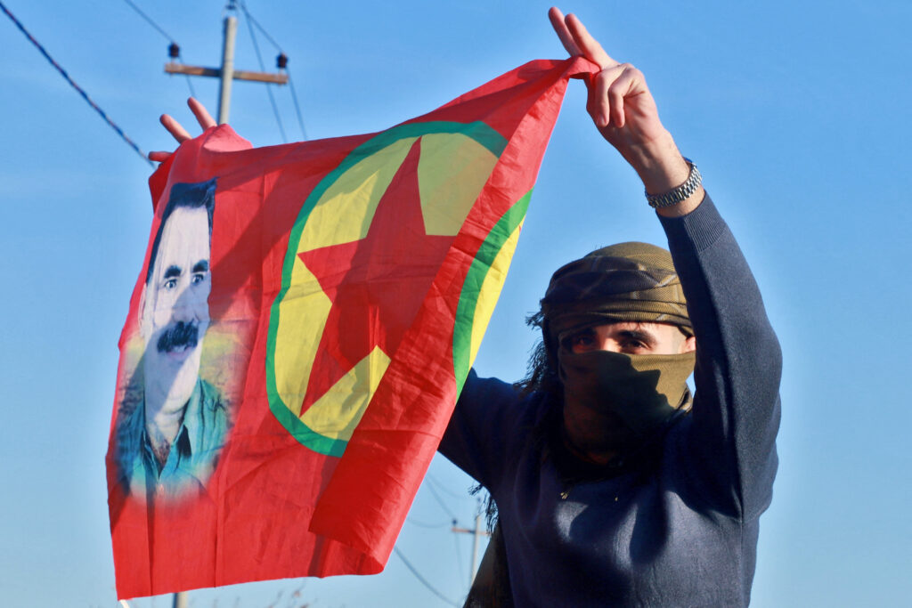 Το ΡΚΚ εγκαταλείπει τον ένοπλο αγώνα – Τι σηματοδοτεί για το Κουρδικό και την ειρήνευση στην ΝΑ Τουρκία Το ΡΚΚ εγκαταλείπει τον ένοπλο αγώνα – Τι σηματοδοτεί για το Κουρδικό και την ειρήνευση στην ΝΑ Τουρκία