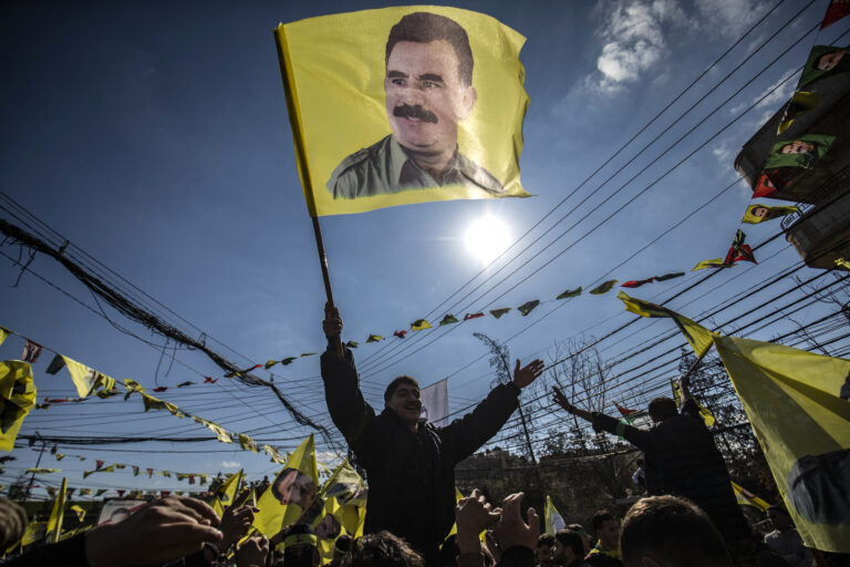 Χαιρετίζει την απόφαση διάλυσης του PKK ο υπουργός Εξωτερικών της Συρίας