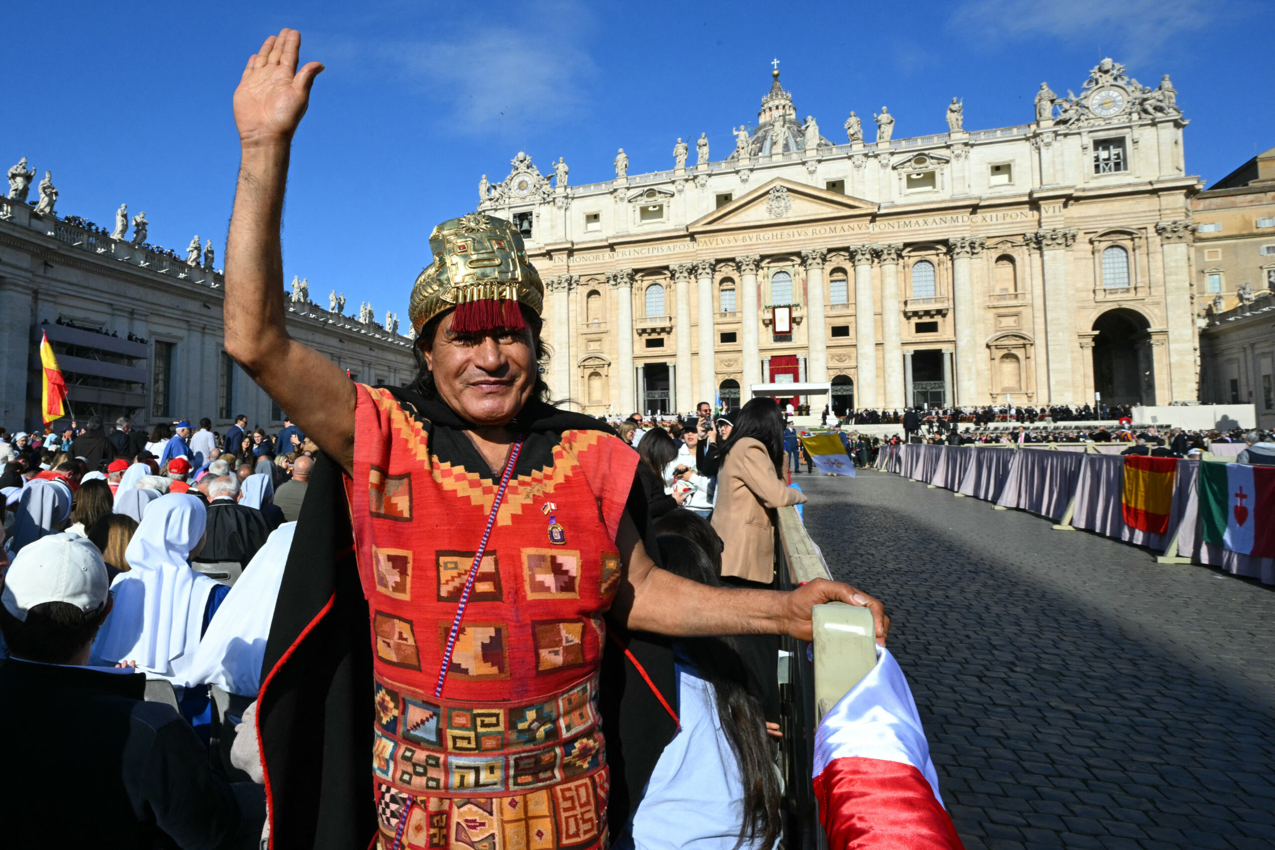 VATICAN-MASS-INAUGURATION-POPE Χιλιάδες πιστοί συγκεντρώθηκαν στο Βατικανό για την ενθρόνιση του Πάπα Λέοντα του ΙΔ’ – Φωτορεπορτάζ