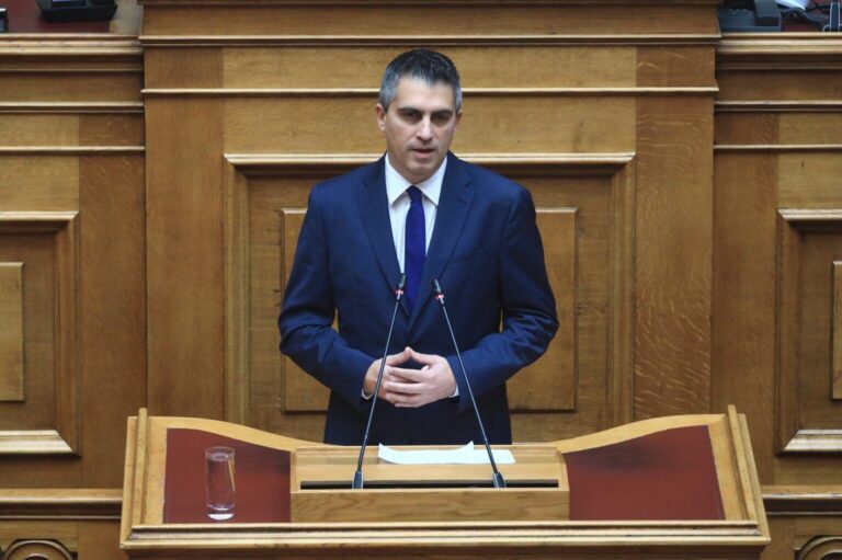 Χρ. Δήμας-Ηλεκτροκίνηση με αριθμούς: Πάνω από 24.000 οχήματα, 7.639 φορτιστές, 250 λεωφορεία –Το σχέδιο δράσης για το μέλλον των πράσινων μετακινήσεων